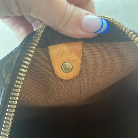 Louis Vuitton Monogram Keepall Bandouliere 55 - Picture 12 of 15